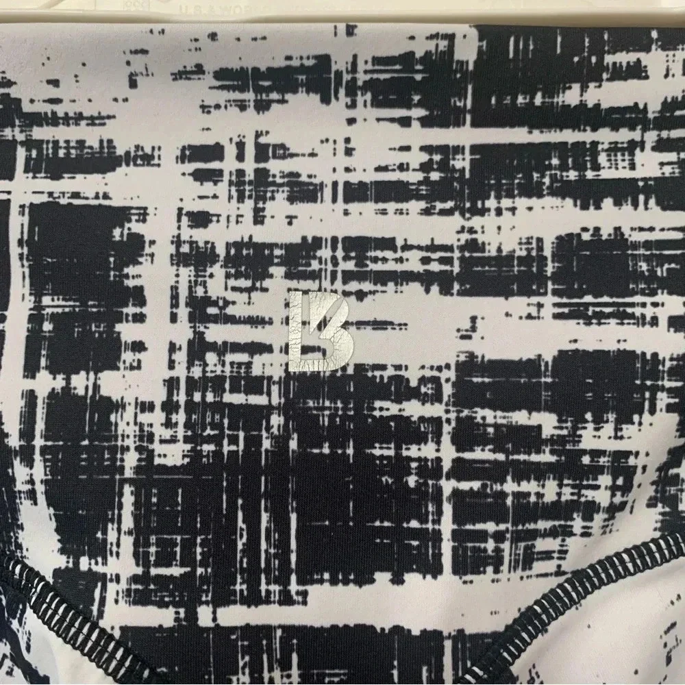 Buffbunny Rebel Leggings in Triggered Black and White Pattern Size XS - Picture 9 of 11